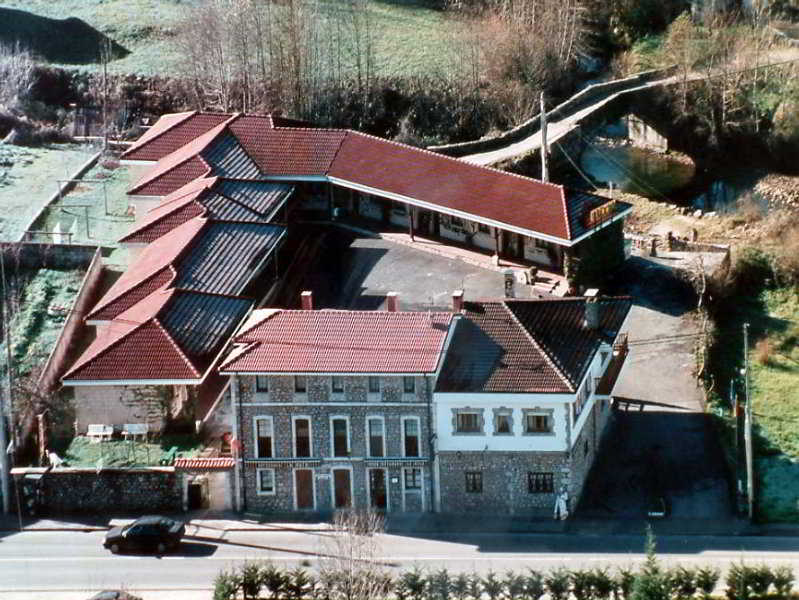 Hotel Rural "La Ruta De Cabrales" Mestas De Con Eksteriør billede